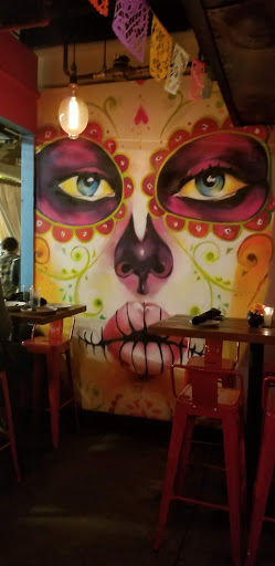Front mural