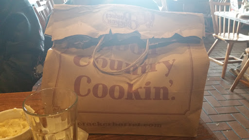 American Restaurant «Cracker Barrel Old Country Store», reviews and photos, 825 Marketplace Blvd, Hamilton Township, NJ 08691, USA