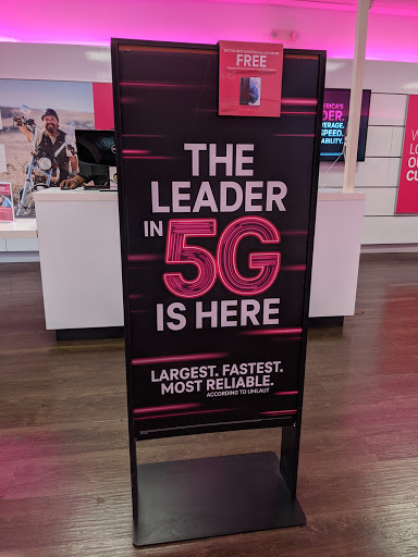 Cell Phone Store «T-Mobile», reviews and photos, 2431 US-1, North Brunswick Township, NJ 08902, USA