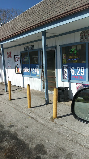 Liquor Store «Springfield Discount Liquor», reviews and photos, 1423 E Kearney St, Springfield, MO 65803, USA