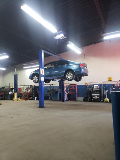 Auto Repair Shop «Top Auto», reviews and photos, 281 Lee Burbank Hwy, Revere, MA 02151, USA