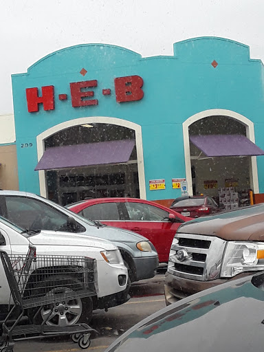 Grocery Store «H-E-B Grocery», reviews and photos, 209 N Texas Ave, Mercedes, TX 78570, USA