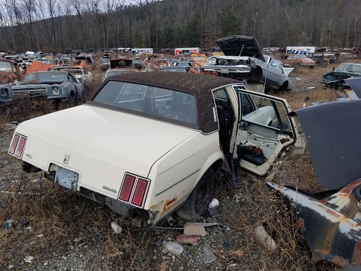 Salvage Yard «EZ Pull & Save Auto Parts», reviews and photos, 2401 Summer Valley Rd, New Ringgold, PA 17960, USA