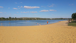 Strandbad Stotternheim'in fotoğrafı geniş bir kıyı şeridi ile birlikte