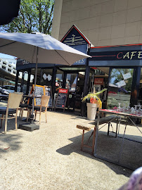 Atmosphère du Restaurant Brasserie Les Belles Fontaines à Juvisy-sur-Orge - n°2