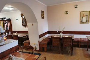 Restaurace a penzion Vlčí jáma image