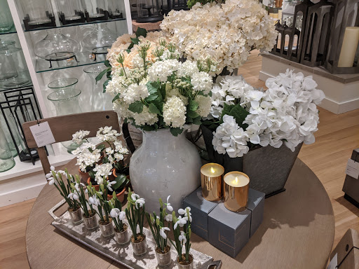 Furniture Store «Pottery Barn», reviews and photos, 321 King St, Charleston, SC 29401, USA