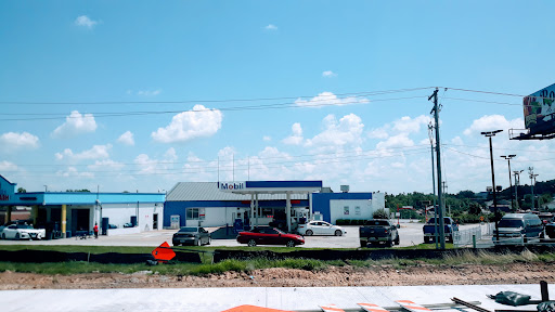 Car Wash «Country Club Car Wash», reviews and photos, 1700 Ford Ln, St Charles, MO 63303, USA