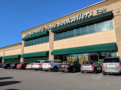 Book Store «Barnes & Noble», reviews and photos, 765 NJ-17, Paramus, NJ 07652, USA