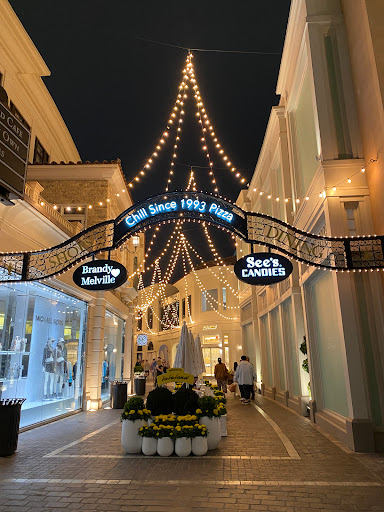 Apple Third Street Promenade image