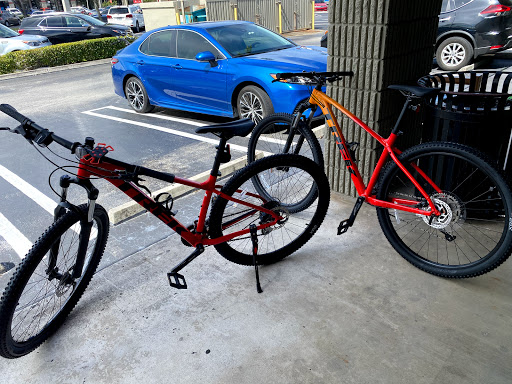 Bicycle Store «City Bikes Aventura», reviews and photos, 20335 Biscayne Blvd, Aventura, FL 33180, USA