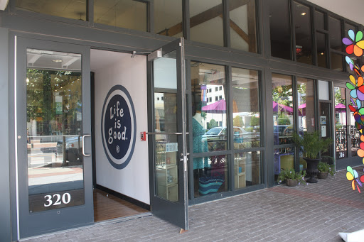 Outdoor Sports Store «Kitty Hawk Kites», reviews and photos, 324 Laskin Rd, Virginia Beach, VA 23451, USA