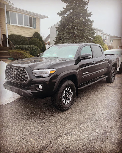 Toyota Dealer «Sunrise Toyota», reviews and photos, 3984 Sunrise Hwy, Oakdale, NY 11769, USA