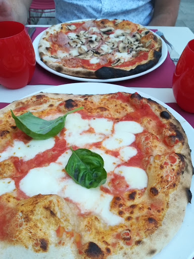 Trattoria Pizzeria LOro di Napoli in Sistiana, Provincia di Trieste