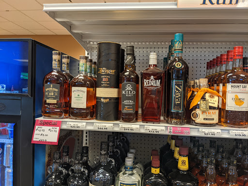 Liquor Store «North Salem Beverage», reviews and photos, 2829 Lancaster Dr NE, Salem, OR 97305, USA