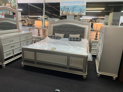 Furniture Wholesaler «Versailles Furniture Corp.», reviews and photos, 3128 Queens Blvd, Long Island City, NY 11101, USA
