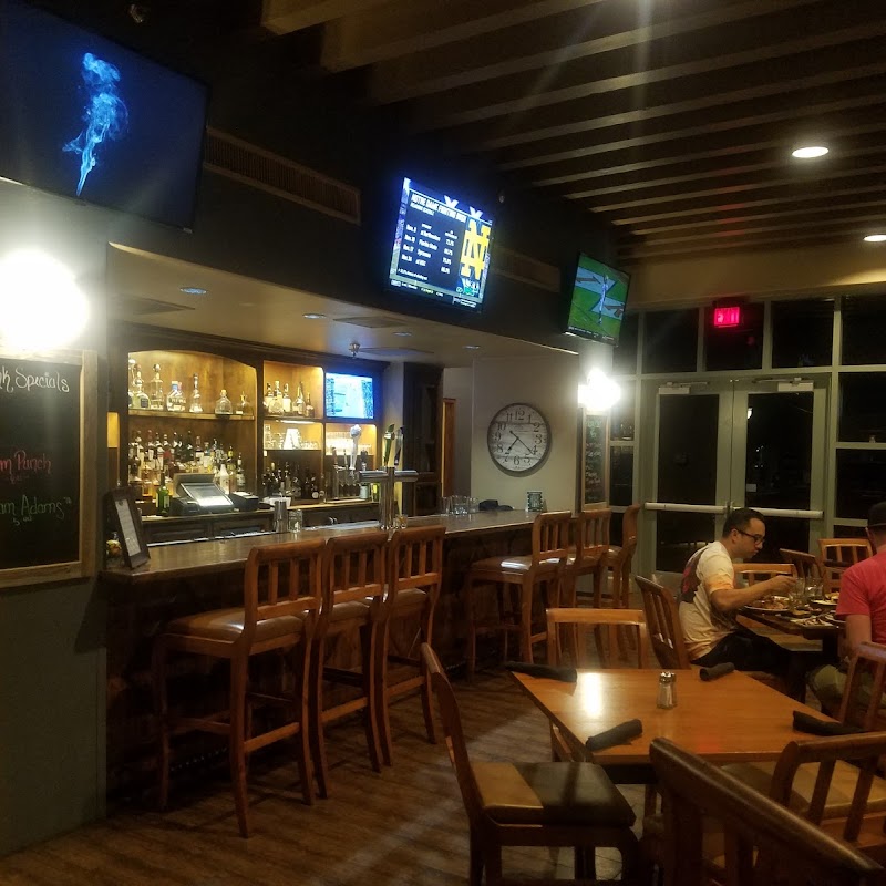 Catalina Barbeque Co. & Sports Bar