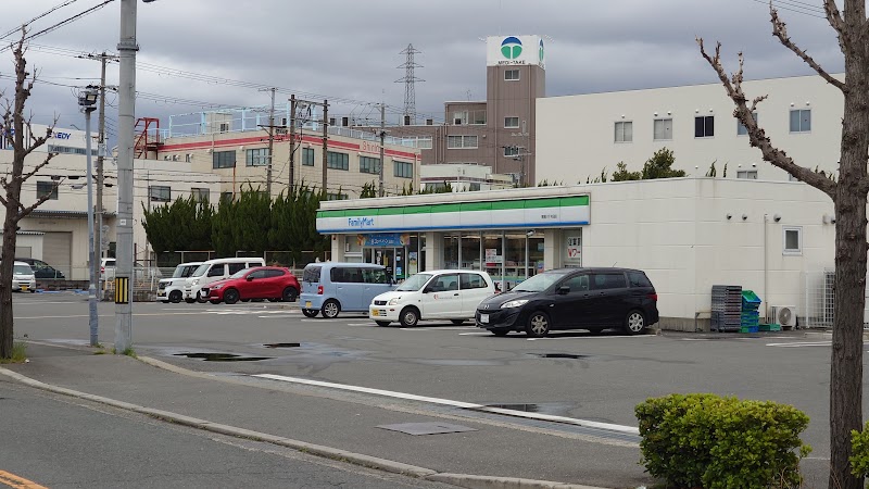 ファミリーマート 寝屋川下木田店