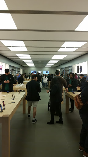 Computer Store «Apple Fair Oaks», reviews and photos, 11750 Fair Oaks Mall, Fairfax, VA 22033, USA