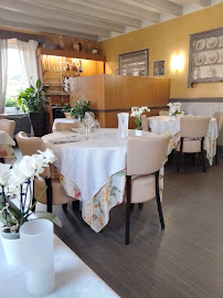 Atmosphère du Restaurant gastronomique Auberge Fleurie à Châlonvillars - n°1