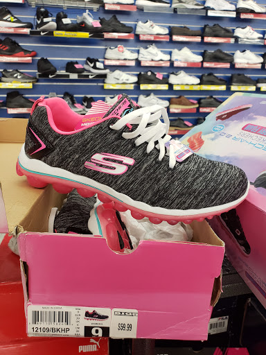 Sporting Goods Store «Big 5 Sporting Goods», reviews and photos, 242 Walnut St, Redwood City, CA 94064, USA