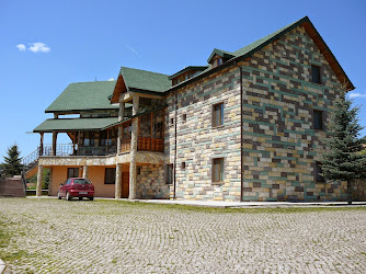 Ay-Fidam Dağ Oteli