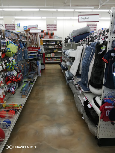 Pet Supply Store «Pet Supplies Plus», reviews and photos, 3060 N Lewis Ave, Waukegan, IL 60087, USA