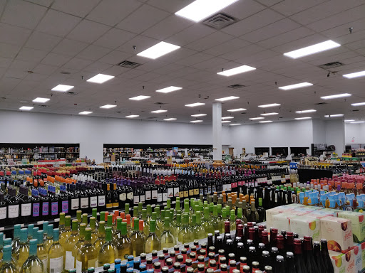 Liquor Store «Amity Wine & Spirit Co», reviews and photos, 95 Amity Rd, New Haven, CT 06515, USA