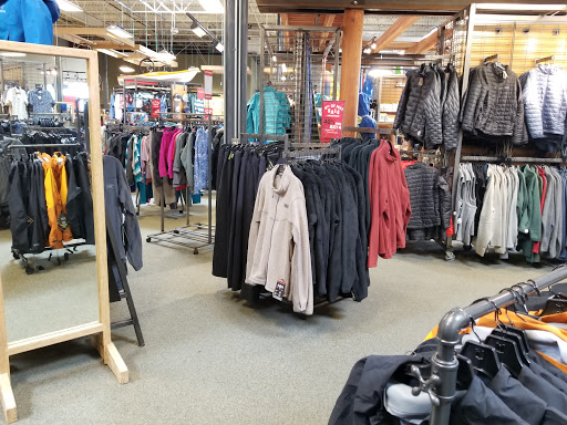 Camping Store «REI», reviews and photos, 11581 Fountains Dr, Maple Grove, MN 55369, USA