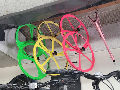 Bicycle Store «Castle Hill Bike Shop», reviews and photos, 3467 E Tremont Ave, Bronx, NY 10465, USA