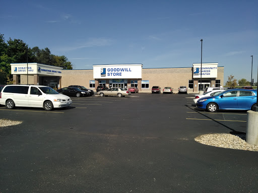Thrift Store «Goodwill», reviews and photos