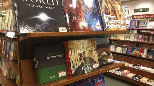 Book Store «Barnes & Noble», reviews and photos, 760 SE Maynard Rd, Cary, NC 27511, USA