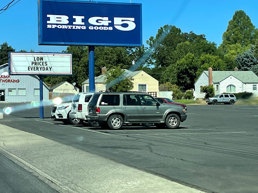 Sporting Goods Store «Big 5 Sporting Goods», reviews and photos, 2801 W Nob Hill Blvd, Yakima, WA 98902, USA