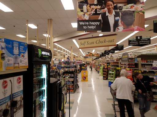 Grocery Store «Kroger», reviews and photos, 1751 Patrick Dr, Burlington, KY 41005, USA