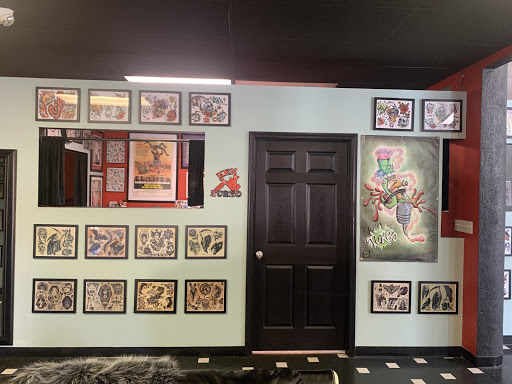 Tattoo Shop «Knuckle Up Tattoo Co.», reviews and photos, 2083 Irvin Cobb Dr, Paducah, KY 42003, USA