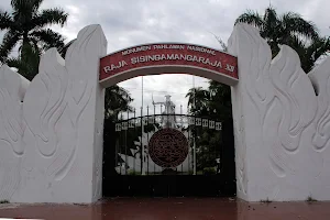 Monument of King Sisingamangaraja XII image