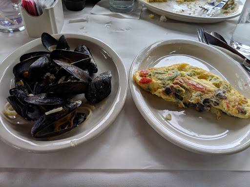 Seafood Restaurant «Gulfstream Café», reviews and photos, 1536 S Waccamaw Dr, Murrells Inlet, SC 29576, USA