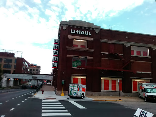 Truck Rental Agency «U-Haul Moving & Storage of Bronzeville», reviews and photos, 2601 S La Salle St, Chicago, IL 60616, USA
