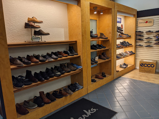 Shoe Store «On The Run Shoes», reviews and photos, 1310 9th Ave, San Francisco, CA 94122, USA