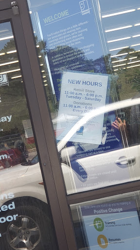 Thrift Store «Goodwill Windsor Woods Retail Store», reviews and photos, 229 S Rosemont Rd, Virginia Beach, VA 23452, USA