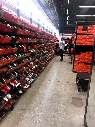 Sporting Goods Store «Nike Factory Store», reviews and photos, 15609 FL-535, Orlando, FL 32821, USA