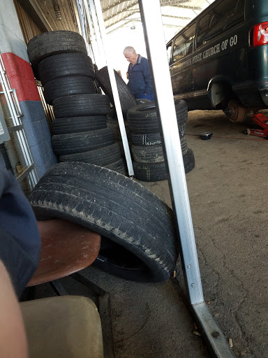 Dons Tire center image 6
