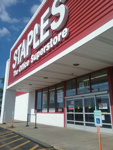Office Supply Store «Staples», reviews and photos, 439 S Hermitage Rd, Hermitage, PA 16148, USA