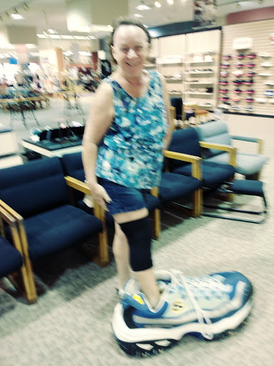 Shoe Store «Reyers Shoe Store», reviews and photos, 40 S Water Ave, Sharon, PA 16146, USA