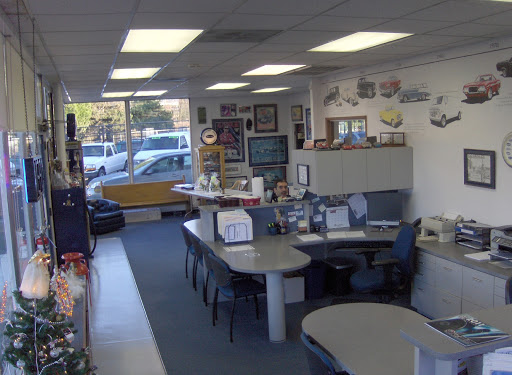Car Dealer «Powell Motors Inc», reviews and photos, 226 NE Grand Ave, Portland, OR 97232, USA