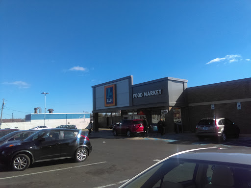 Supermarket «ALDI», reviews and photos, 3250 E Fayette St, Baltimore, MD 21224, USA