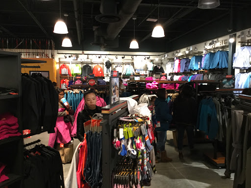 Clothing Store «The North Face Outlet», reviews and photos, 525 S Grand Central Pkwy, Las Vegas, NV 89106, USA