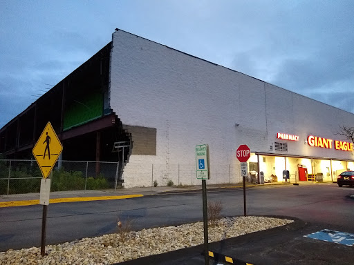 Supermarket «Giant Eagle Supermarket», reviews and photos, 1165 McKinney Ln, Pittsburgh, PA 15220, USA