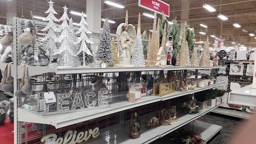 Clothing Store «Burlington Coat Factory», reviews and photos, 30 W Rand Rd, Arlington Heights, IL 60004, USA