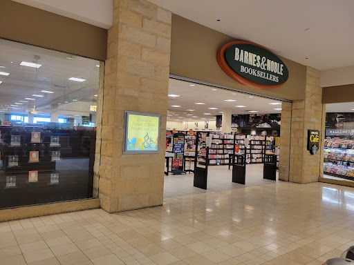 Book Store «Barnes & Noble Booksellers Clackamas Town Ctr Mall», reviews and photos, 12000 SE 82nd Ave, Portland, OR 97086, USA